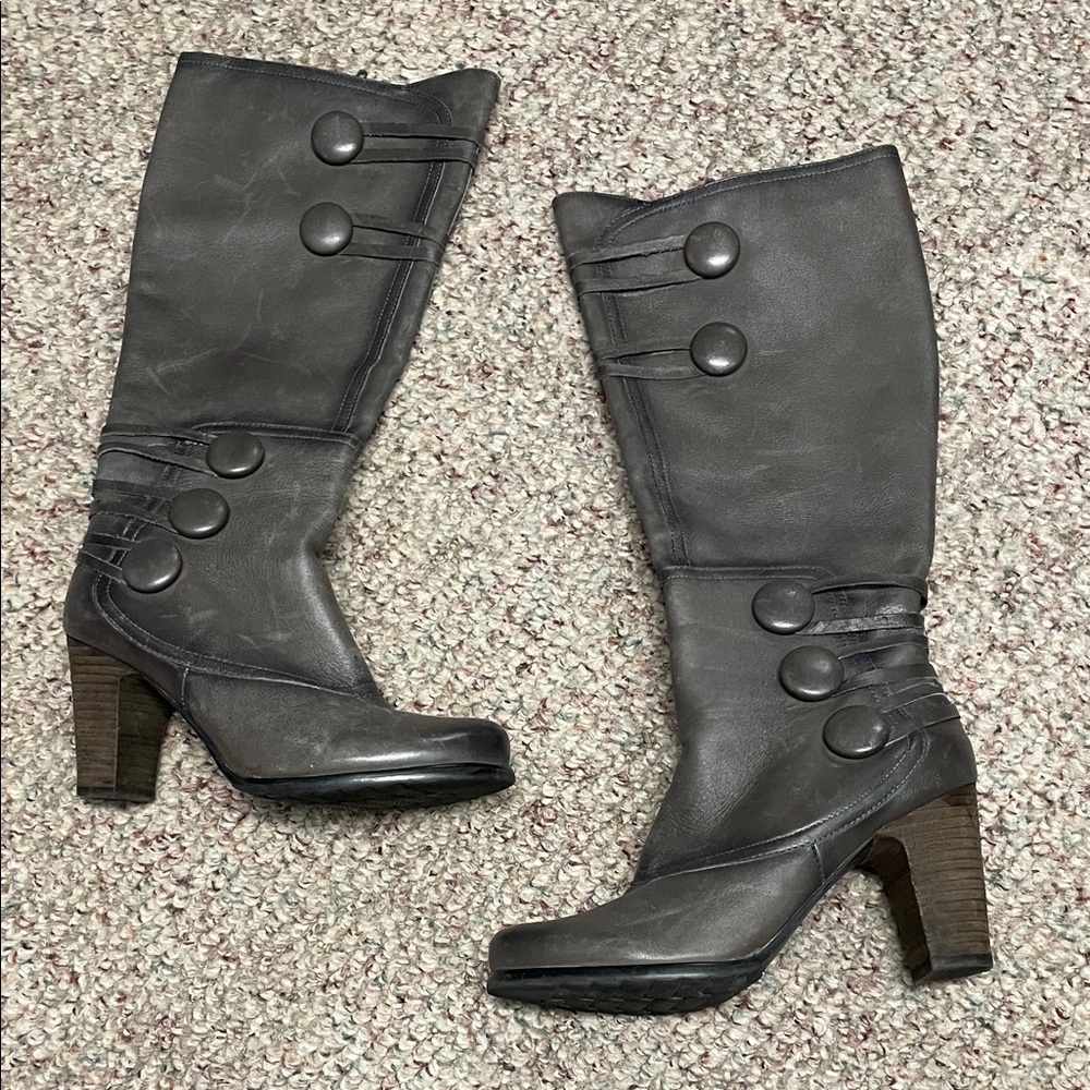 Miz mooz Nicolette grey button accent Leather heeled fleece lined Boot